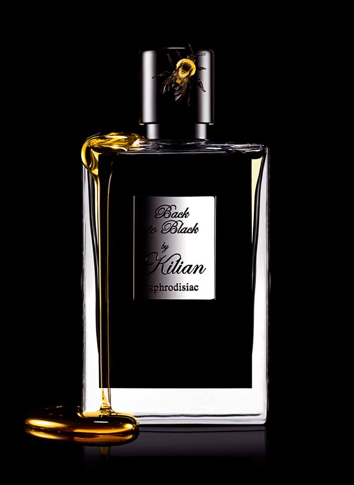 Back to Black By Kilian for women and men arı ve bal damlamış şişeye afiş küçük.jpg