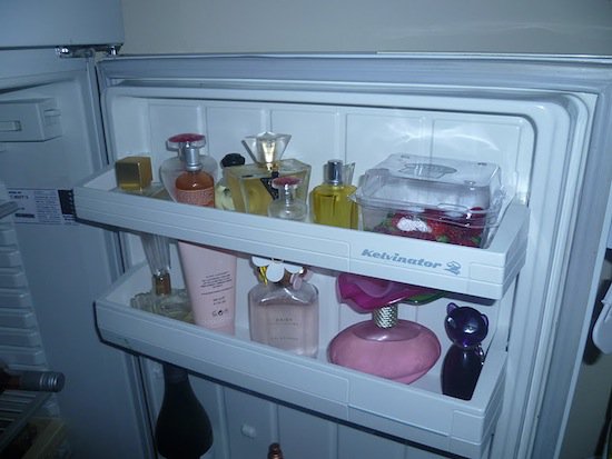 parfum-buzdolabina-konulur-mu.jpg