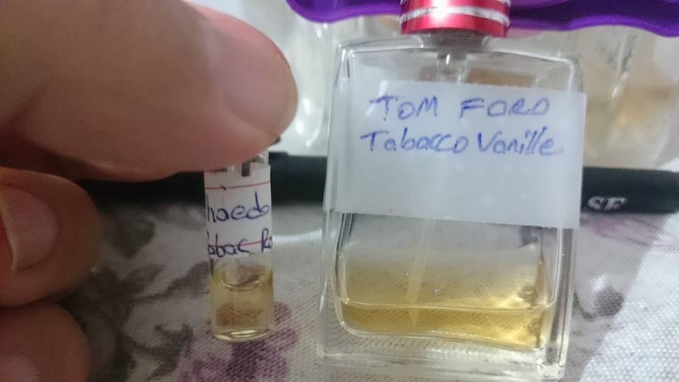 tom ford tobacco vanille vs phaedon tabac rouge sıvı renkleri parfüm.jpg